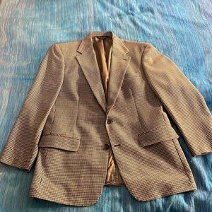 Brooks Brothers houndstooth blazer.  Size 41 Regular Men’s Jacket. Made in USA.
